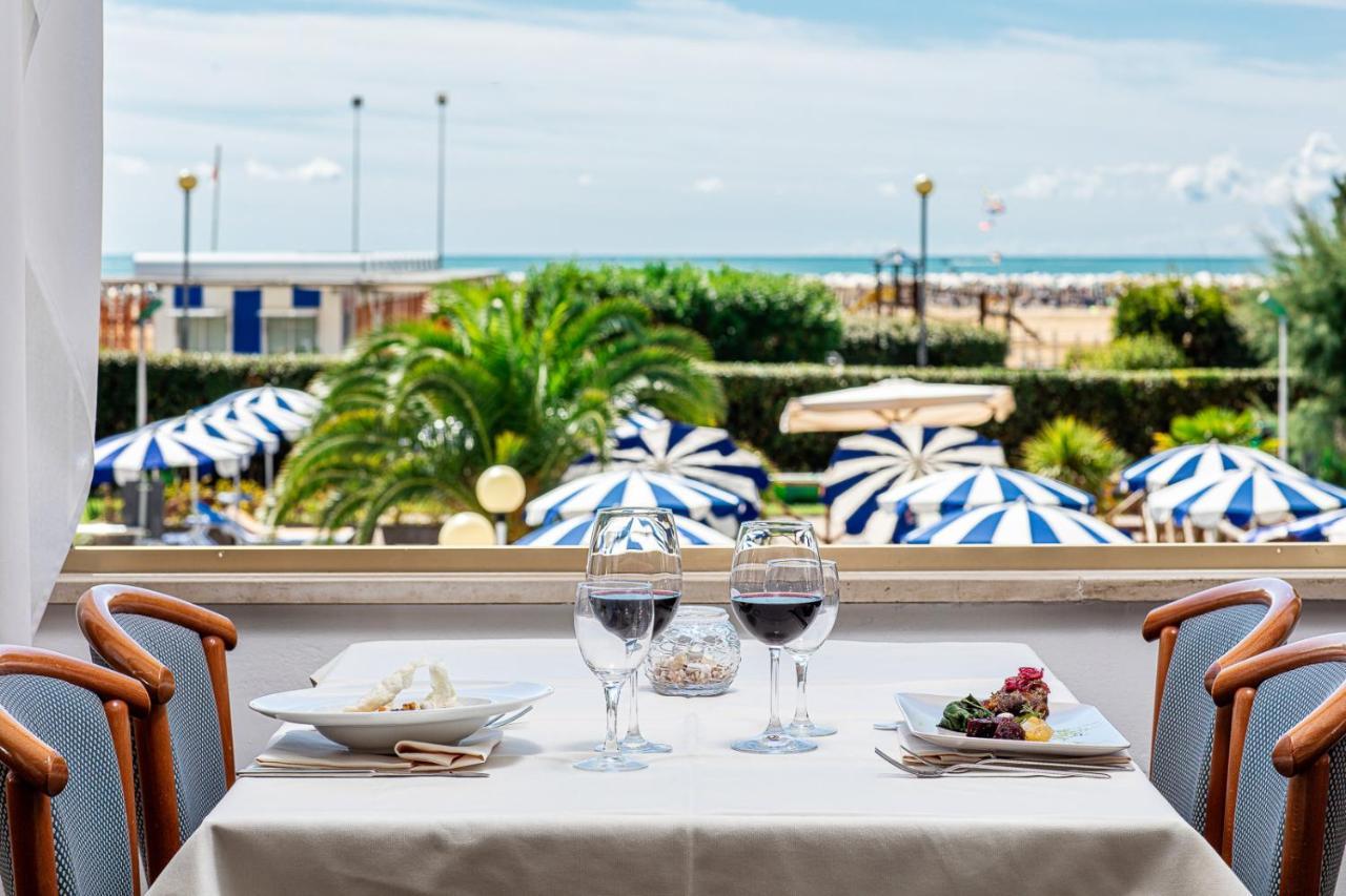 Hotel Palace Bibione Buitenkant foto