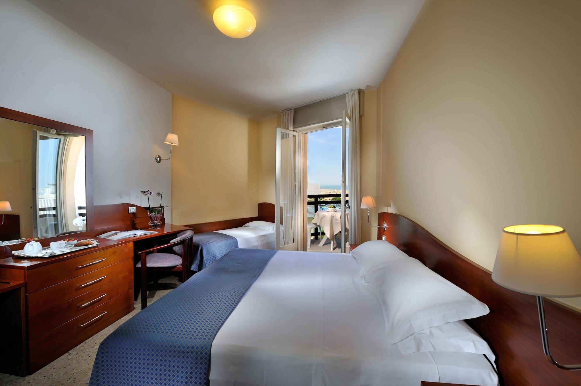 Hotel Palace Bibione Buitenkant foto