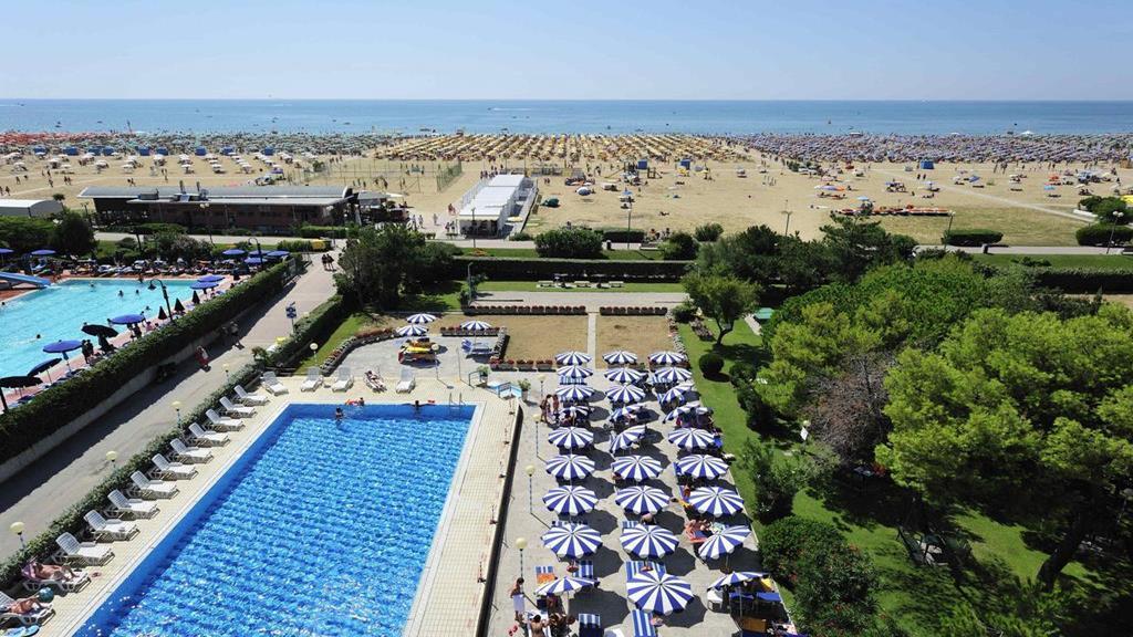 Hotel Palace Bibione Buitenkant foto
