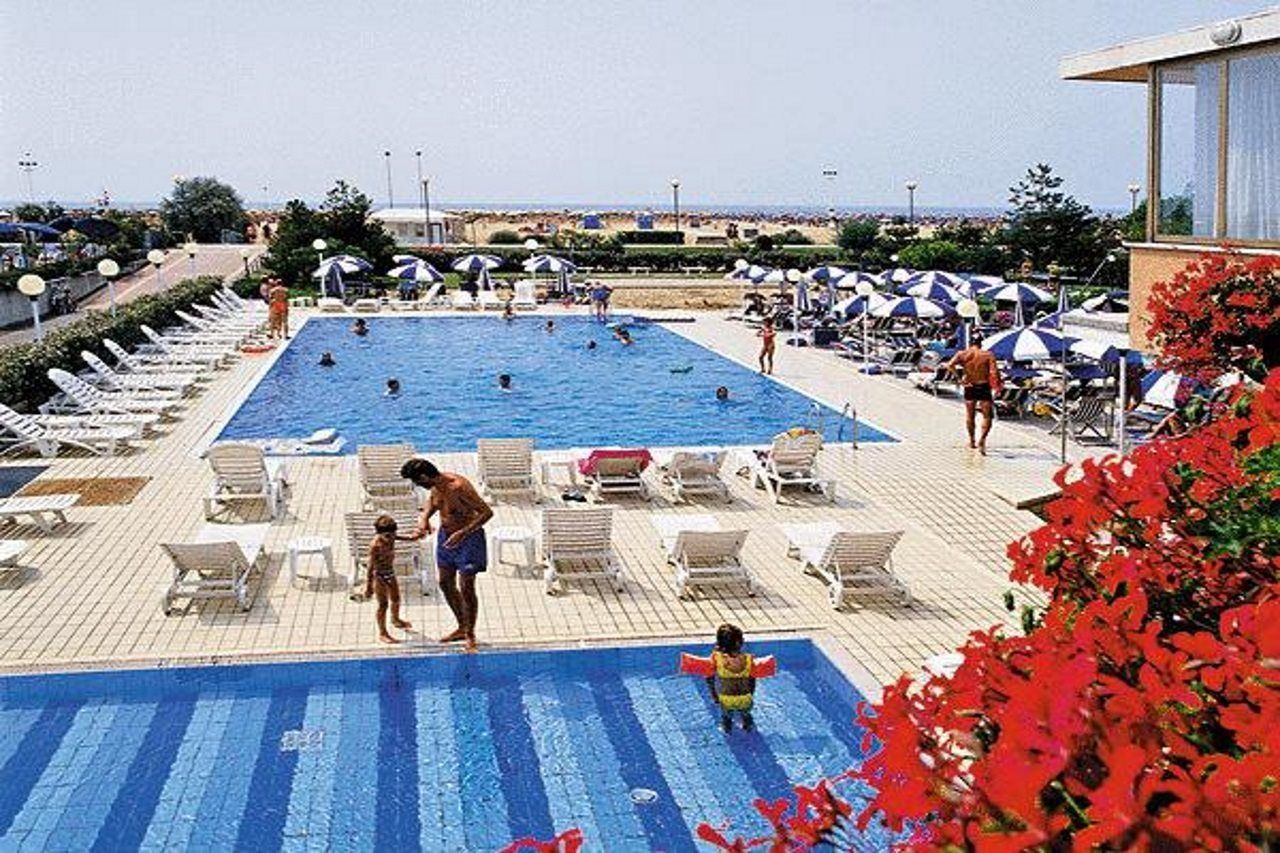 Hotel Palace Bibione Buitenkant foto