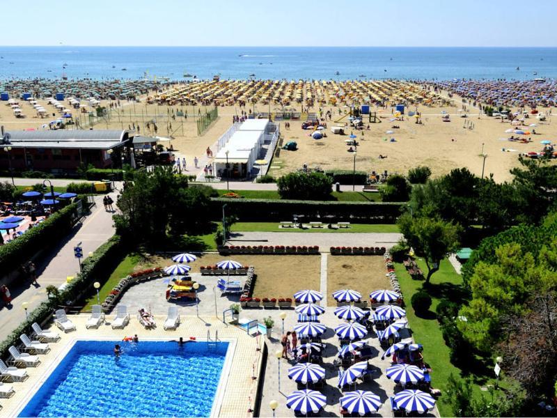Hotel Palace Bibione Buitenkant foto