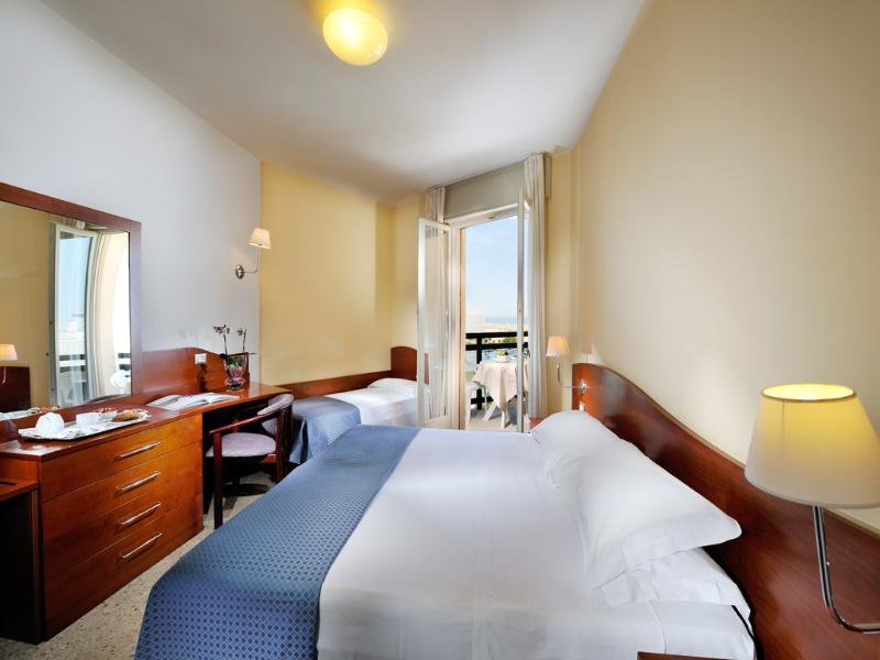 Hotel Palace Bibione Buitenkant foto