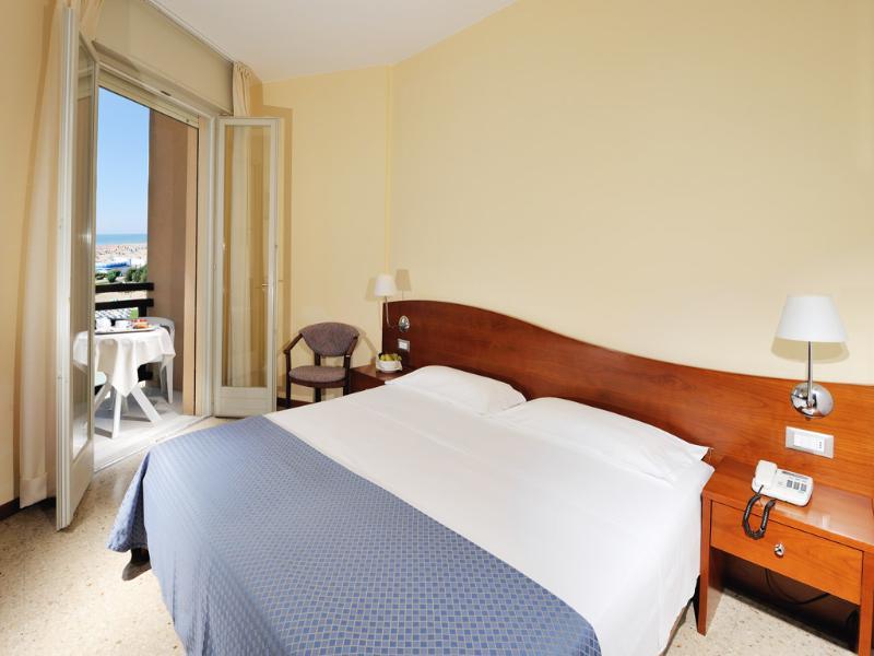 Hotel Palace Bibione Buitenkant foto