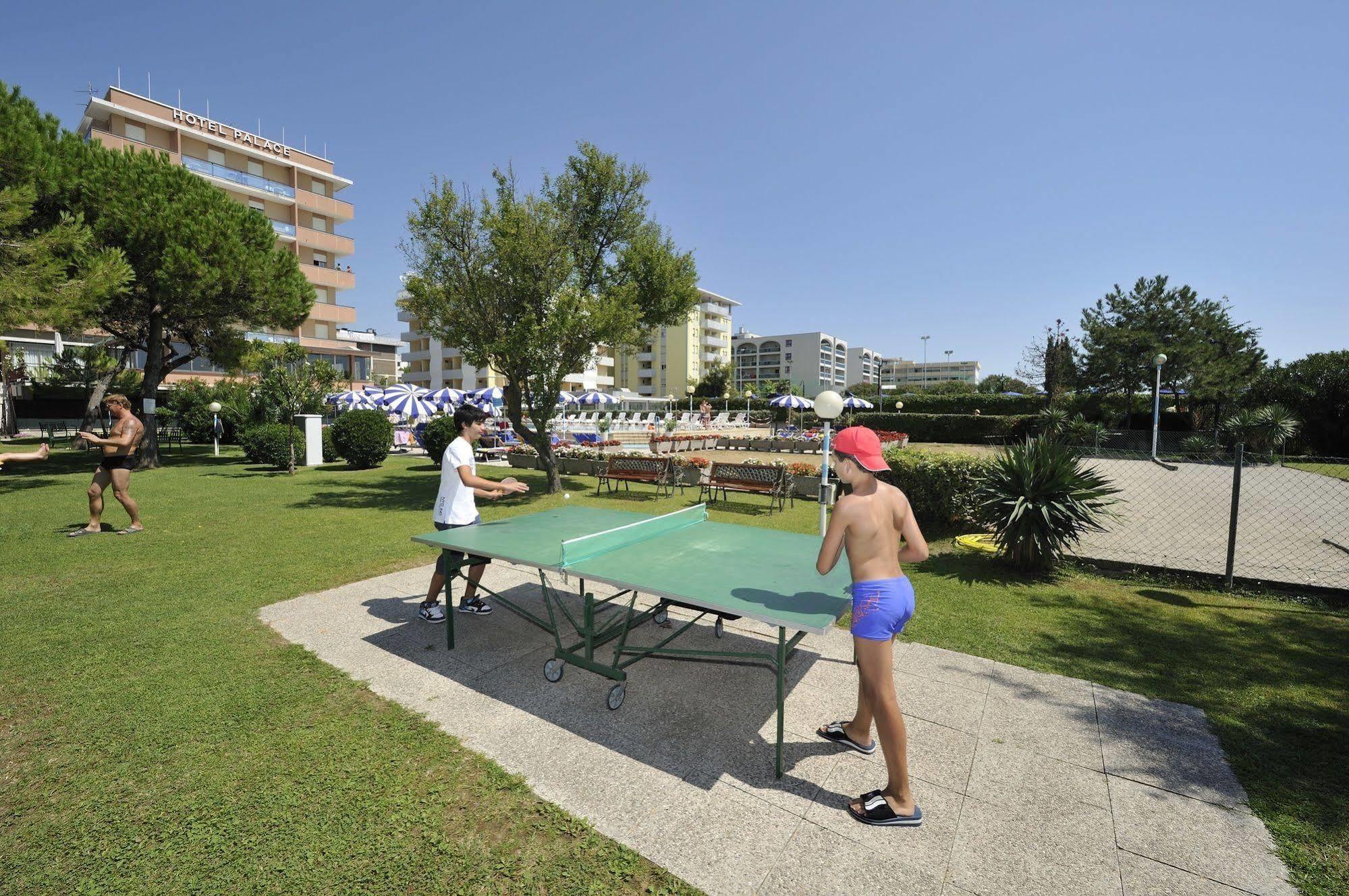 Hotel Palace Bibione Buitenkant foto